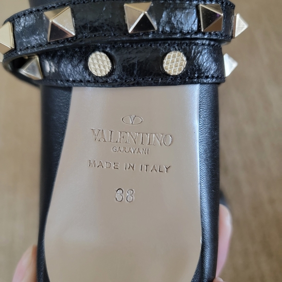 Valentino Garavani Rockstud Studwrap Heel Pumps in Black, Size 38 - Picture 6 of 11
